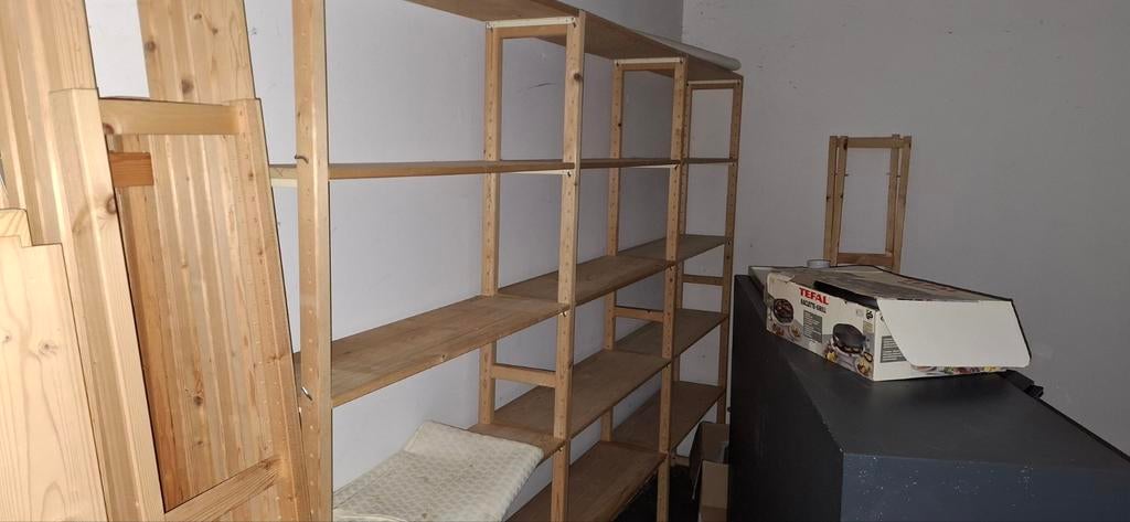 Houten rekken met houten leggers, Enlèvement