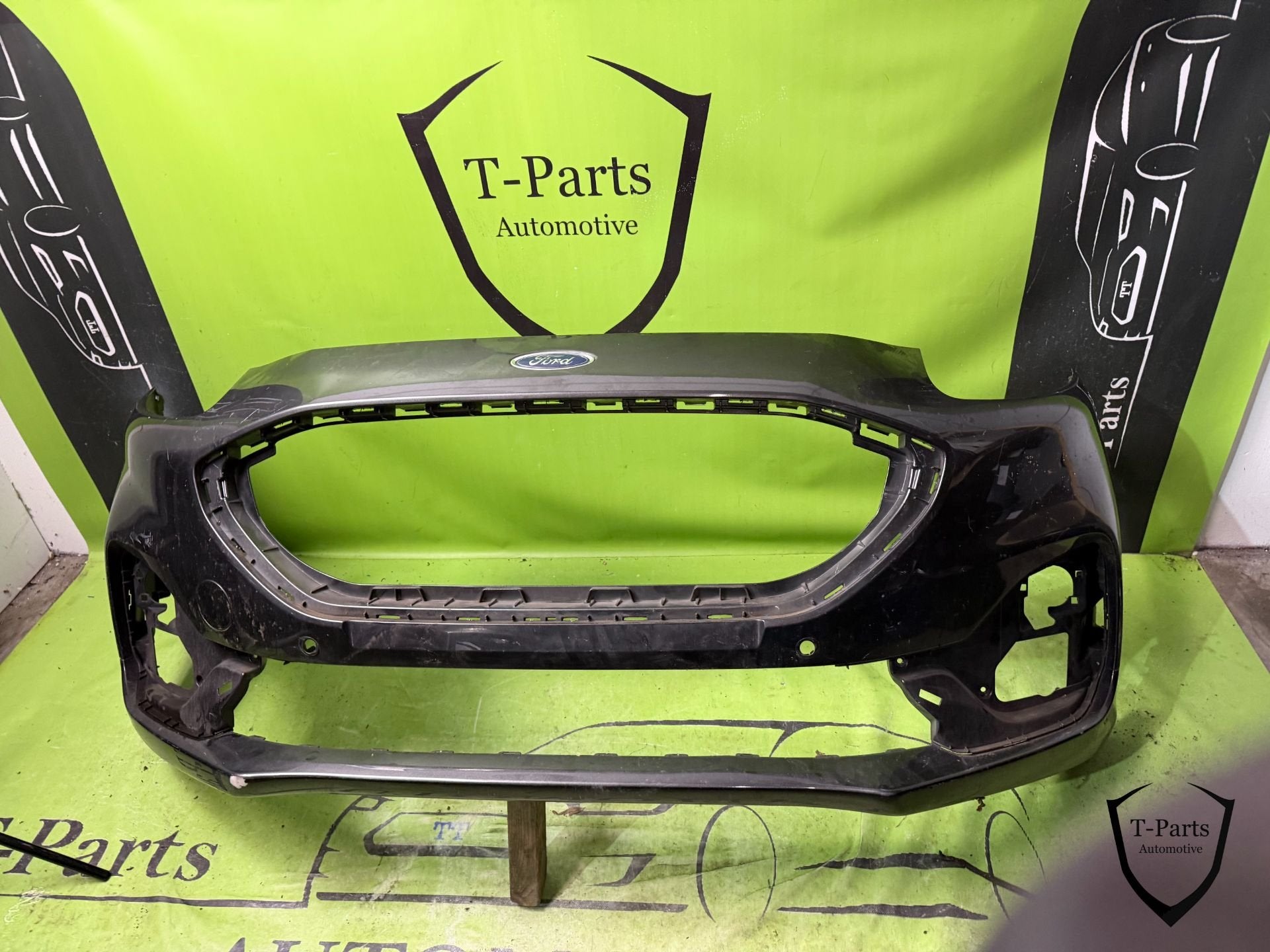 Pare-chocs avant Ford Puma ST 6x PDC 2520501, Pare-chocs, Info@ford.com, Ford Motor Company, American Road 1
48126  Dearborn