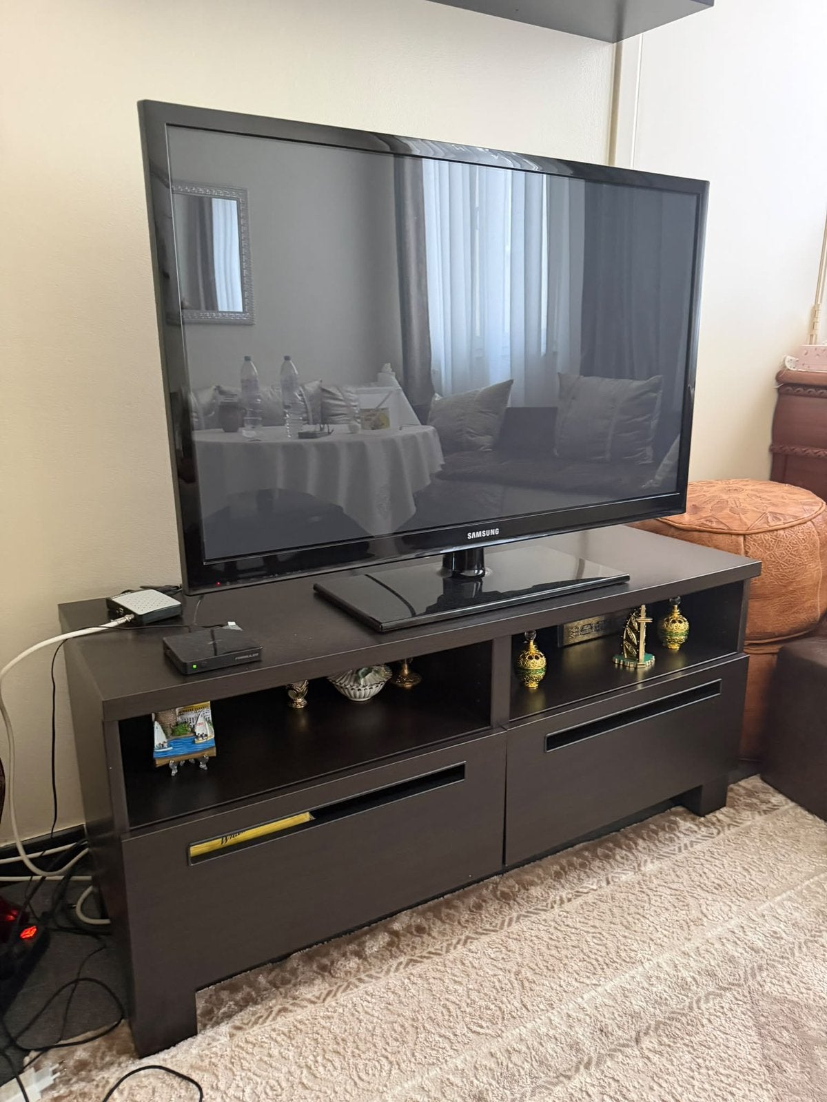 TV + meubilair, Ophalen, Zo goed als nieuw