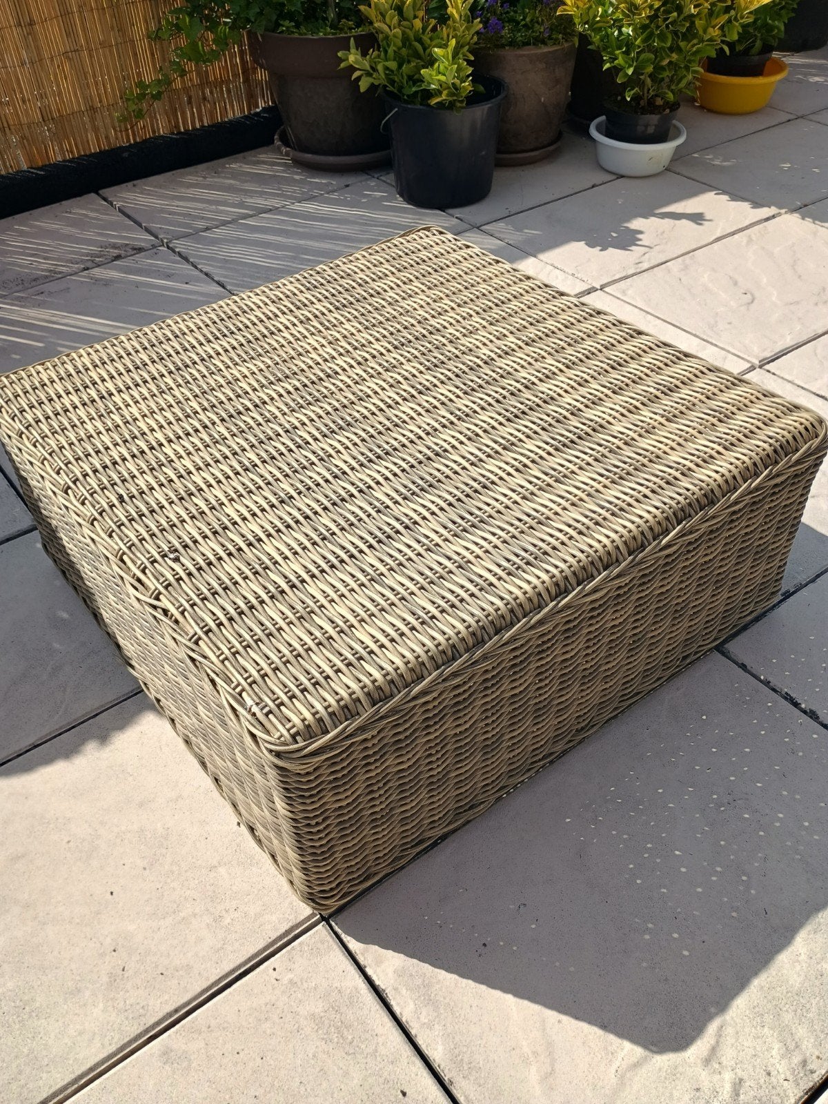 poef of tafel in wicker, Ophalen