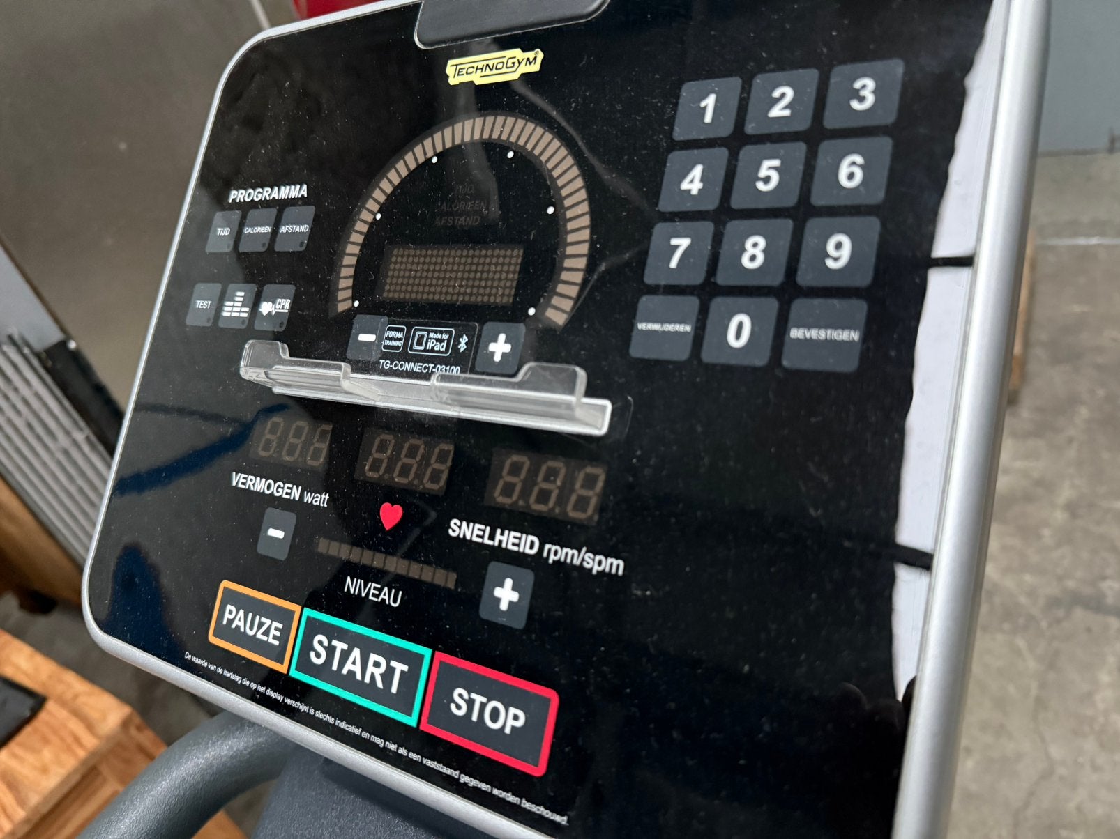Vélo elliptique Technogym, Enlèvement, Comme neuf, Vélo elliptique