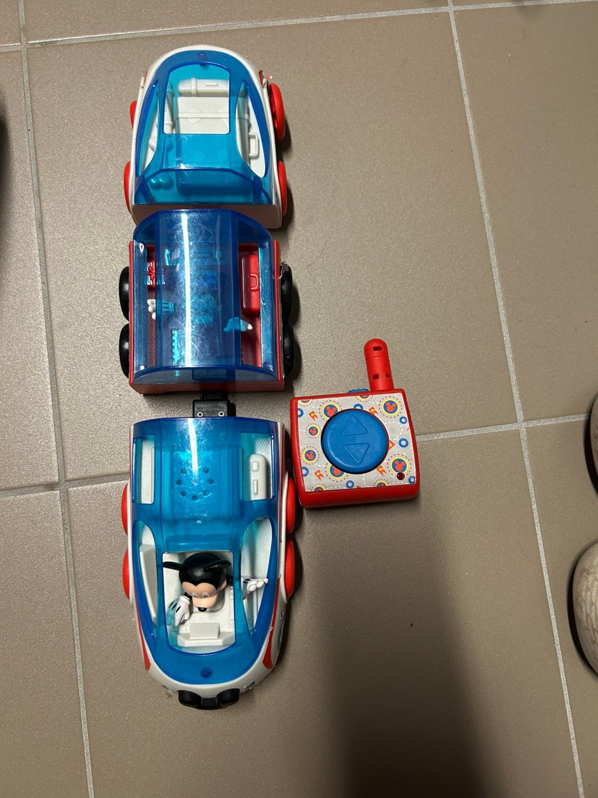 Train musical Radio commande Mickey et minnie, Enfants & Bébés, Enlèvement, Utilisé