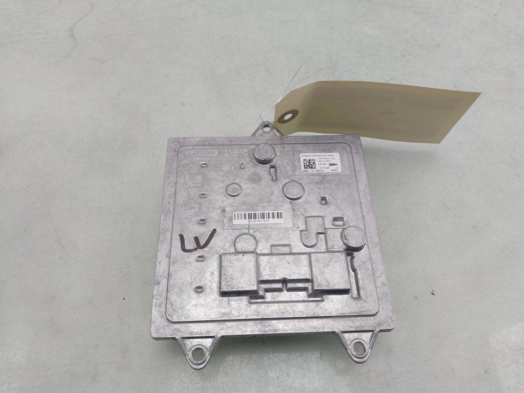 MODULE DE PHARE À DEL Opel Corsa F (UB / UH / UP), Valeo, Opel, Utilisé, 100, rue de Courcelles
75017  Paris, FR