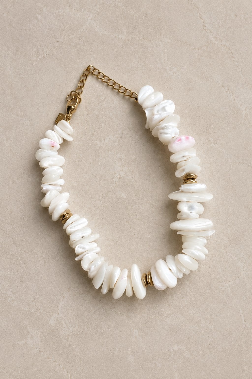 Bracelet Victoria en nacre véritable, Bijoux, Sacs & Beauté, Bracelets, Enlèvement ou Envoi, Neuf, Blanc, Acier