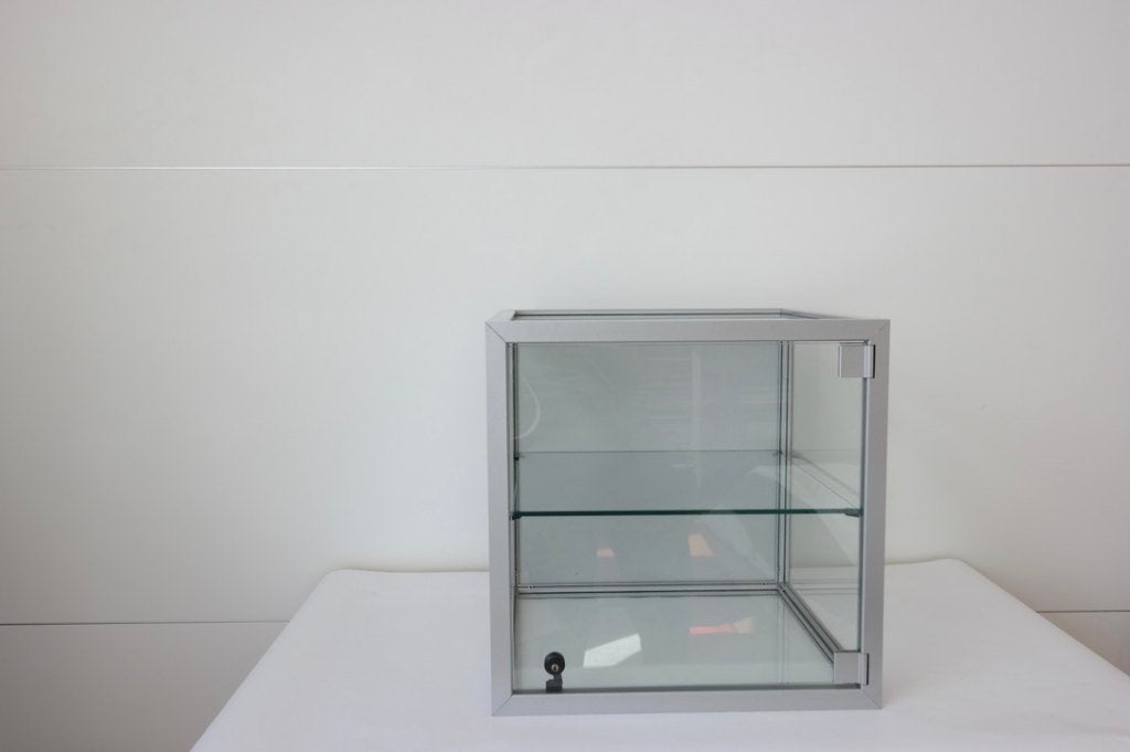 Design Vitrinekast van Marzorati Ronchetti, ITalia., Huis en Inrichting, Kasten | Vitrinekasten, Ophalen, Minder dan 50 cm, Nieuw