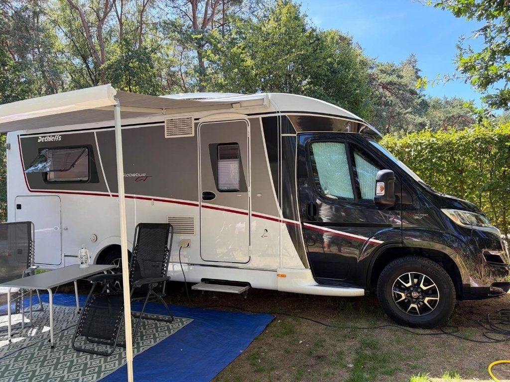 Dethleffs Globebus GT T7 Automaat (2018), Caravans en Kamperen, Mobilhomes, Automaat, Standaard zit, Koelkast, Fiat