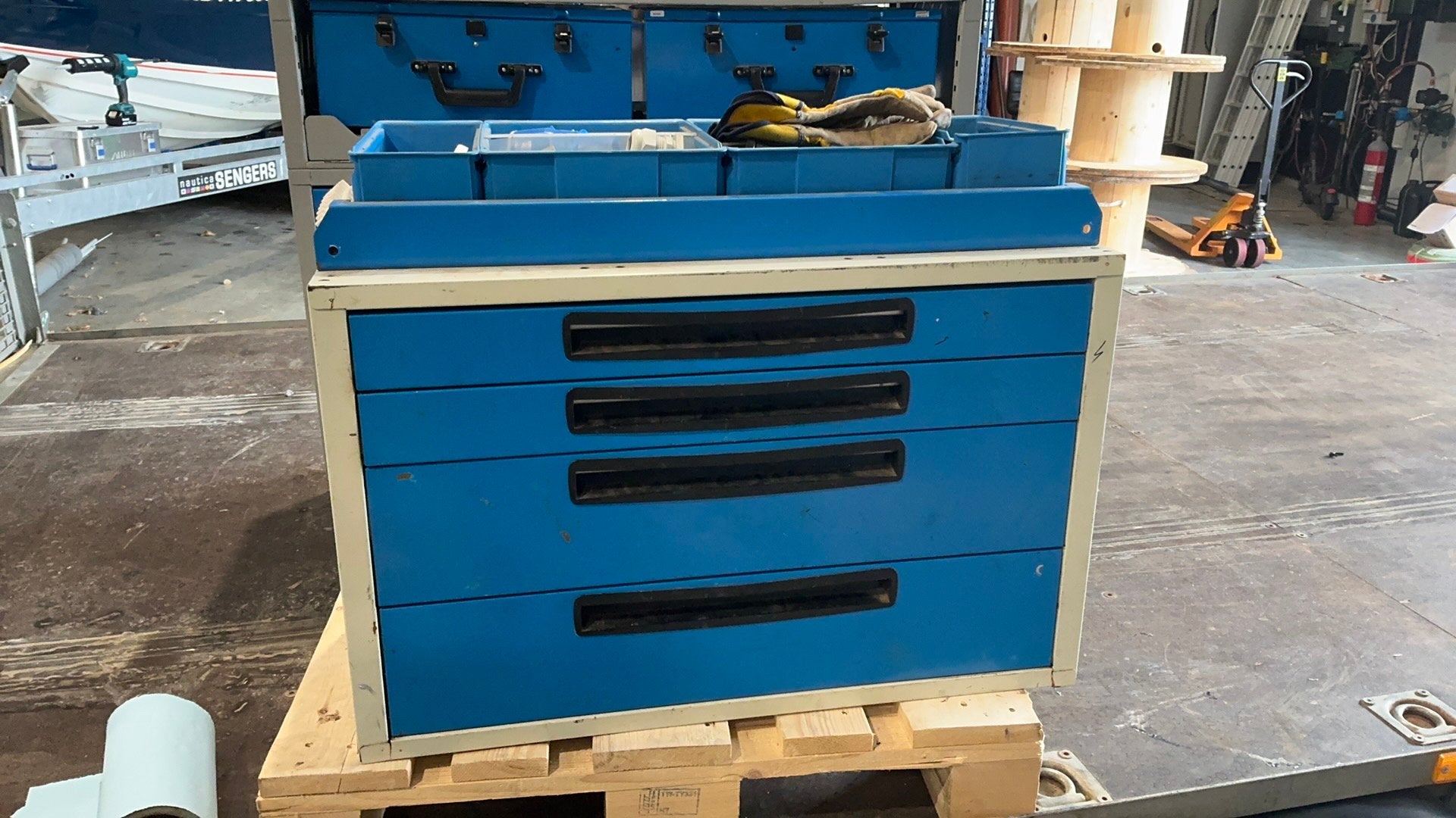 Besteklwagen inrichting, Ophalen, Gebruikt