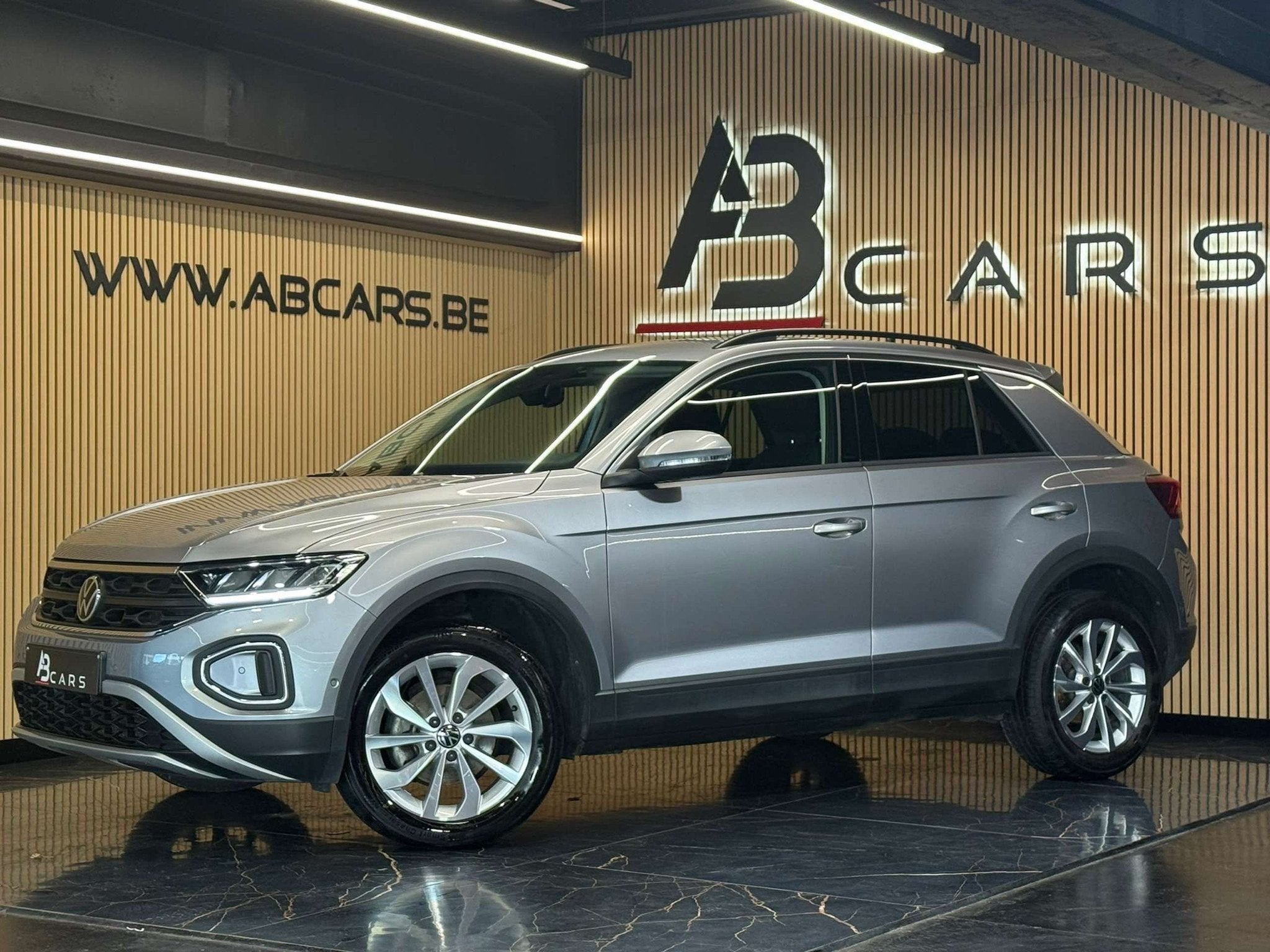 Volkswagen T-Roc 1.0TSI * 1ER PRORPIO * GARANTIE 12 MOIS *, Auto's, Stof, Gebruikt, 5 deurs, 3 cilinders