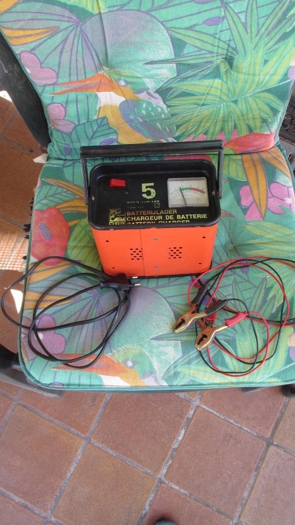 Batterijlader, Ophalen of Verzenden, Gebruikt