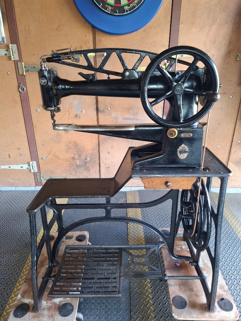 leder naaimachine, Hobby & Loisirs créatifs, Enlèvement, Utilisé, Machine à coudre, Autres marques