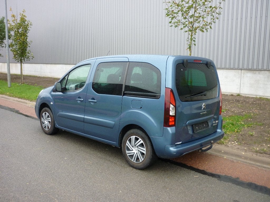 Berlingo Multispace 1.6i, Navi, Airco, https://public.car-pass.be/vhr/fa711452-eb16-4a33-8873-42533cd75eda, 4 cilinders, 72 kW