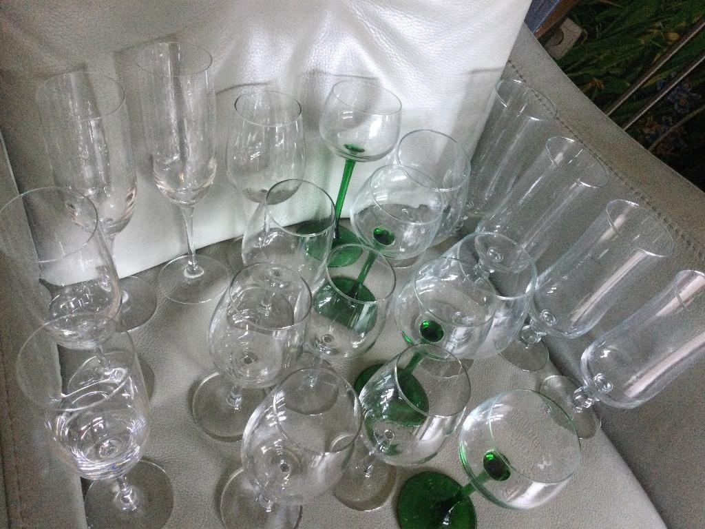 LOT DE VERRES, Enlèvement ou Envoi