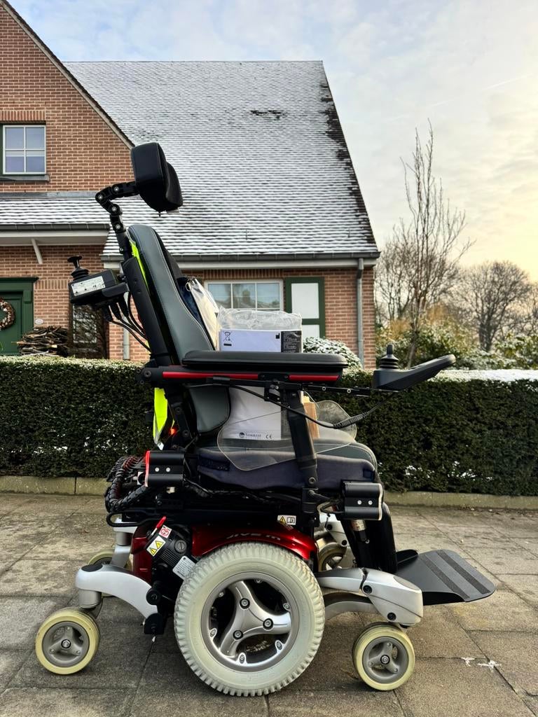 Bijna Nieuwe elektrische Rolwagen quickie Jive M rolstoel, Ophalen of Verzenden, Inklapbaar, Zo goed als nieuw, Elektrische rolstoel