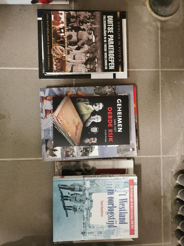 23 oorlogsboeken, Diverse auteurs, Zo goed als nieuw, Algemeen, Ophalen