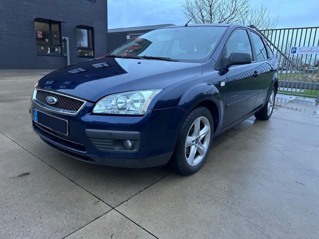 Ford Focus 1.6 Tdci Ghia, Auto's, 4 deurs, Beige, 4 cilinders, Climate control