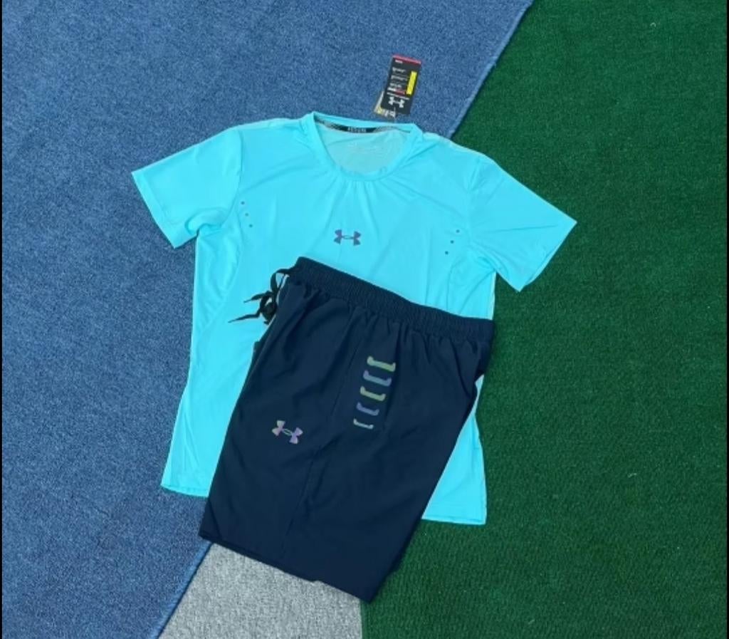 Under Armour heren set kortebroek en t-shirt, Kleding | Heren, Sportkleding, Ophalen of Verzenden, Zo goed als nieuw