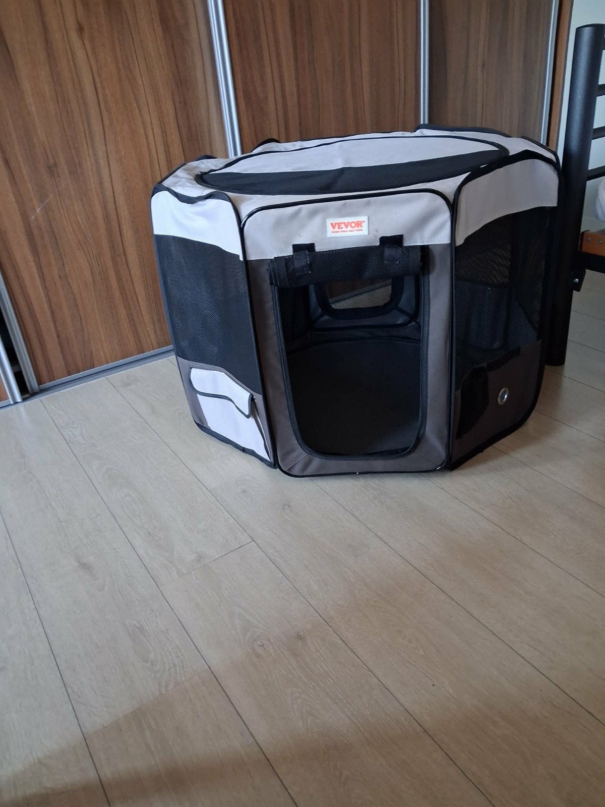 Enclos de voyage pour chien, Enlèvement