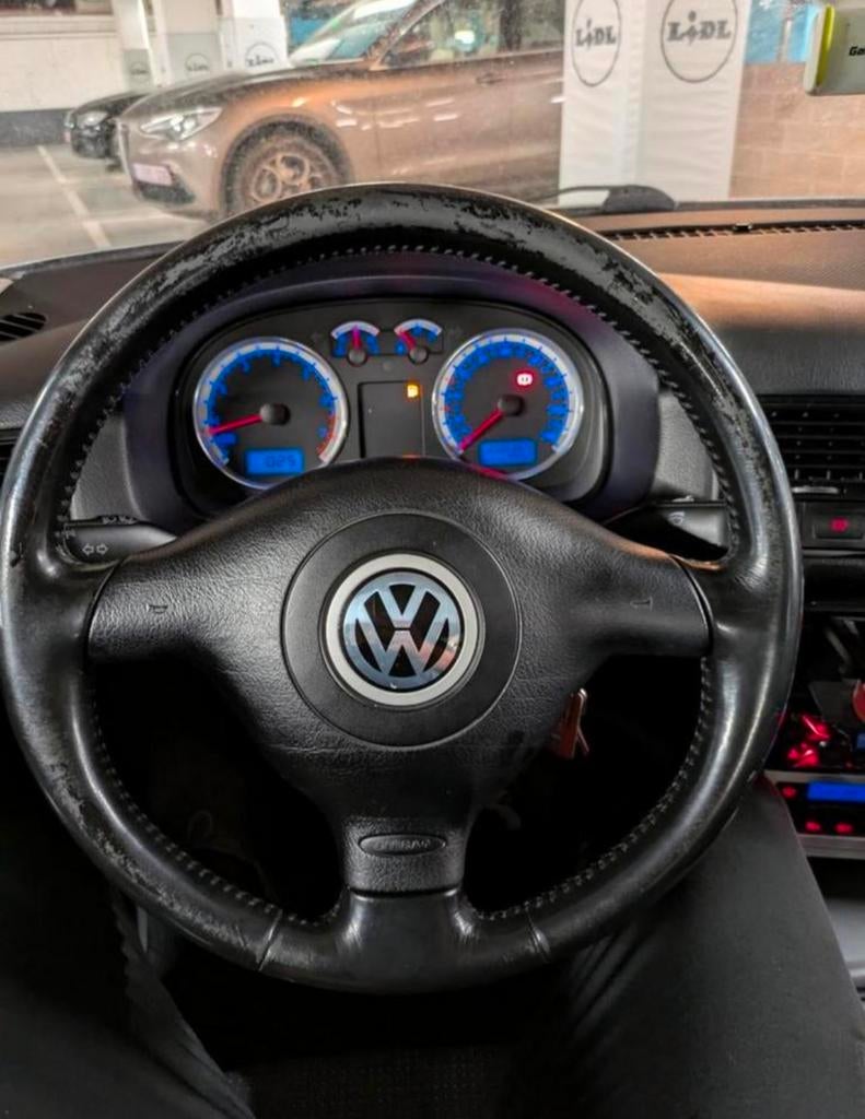mooi en sterke,volkswagen BORA, 2l benzine, veel opties,, Auto's, Volkswagen, Voorwielaandrijving, Stof, 5 deurs, Particulier