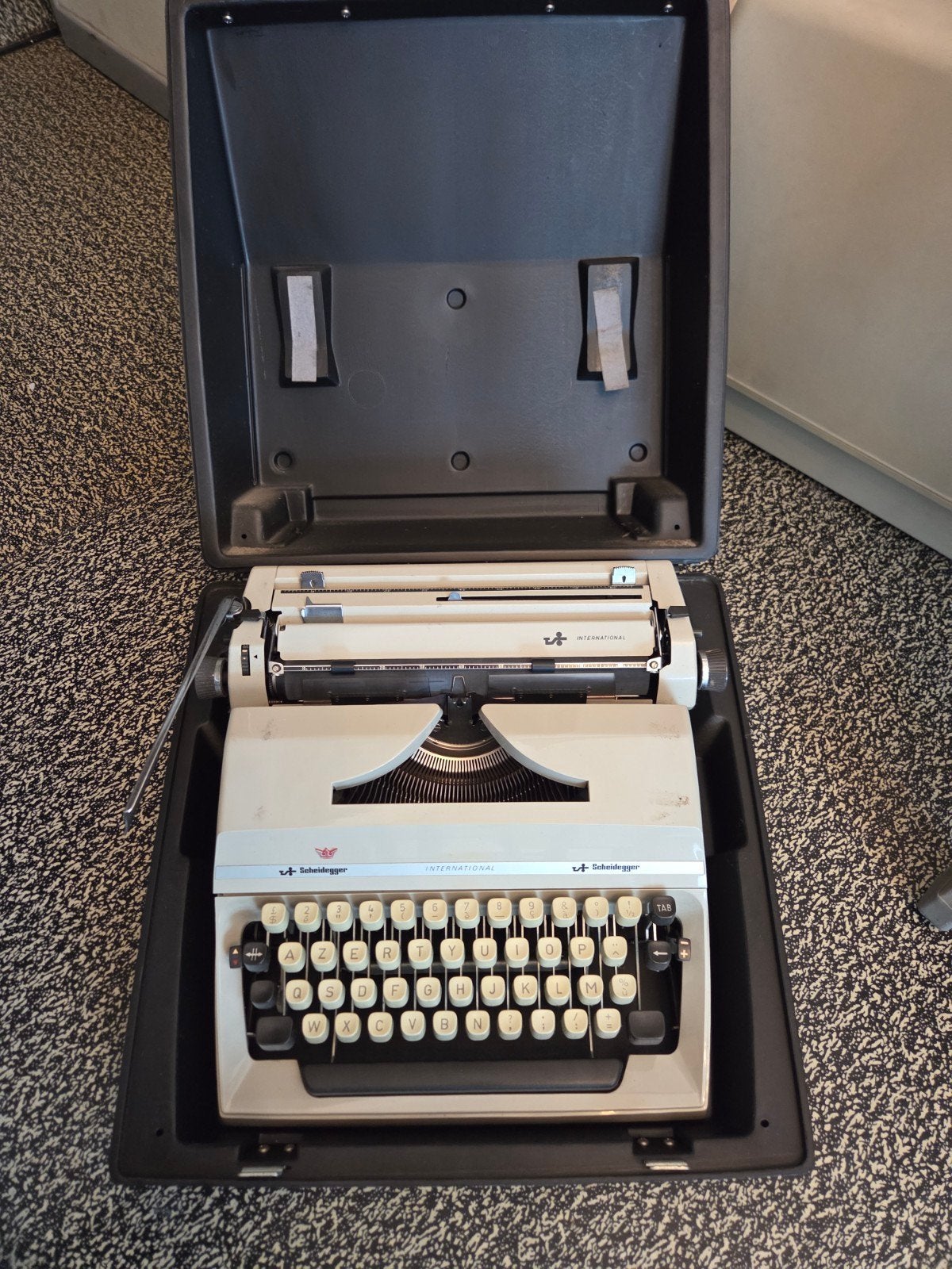 Typemachine Scheidegger, Diversen, Ophalen