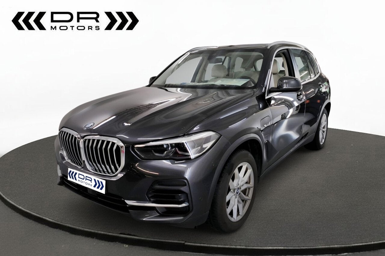 BMW X5 XDrive45e - 4X4 - VERWARMD STUURWIEL - CARPLAY, 0 min, 0 kg, Bedrijf, 5 deurs