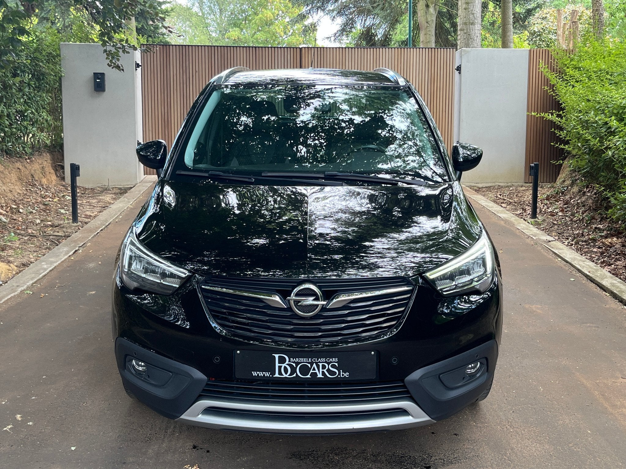 Opel Crossland X 1.2 Navi-Carplay-1/2 Leer-Lane Assist-360 C, Auto's, Opel, Voorwielaandrijving, Gebruikt, 1199 cc, Zwart