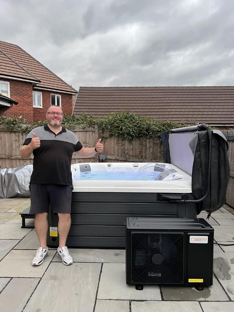 Nieuwe jacuzzi 4 plus + warmtepomp tot 80% besparing, Tuin en Terras, Ophalen, Nieuw, Zwembadpomp