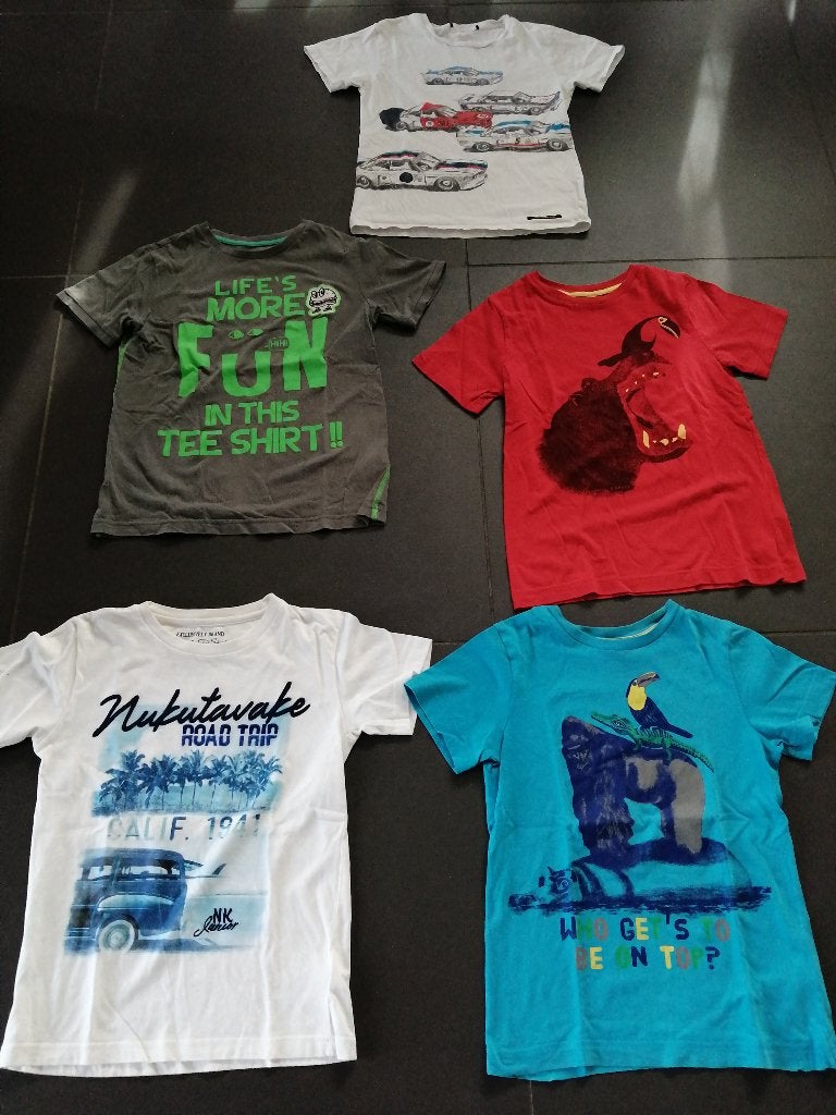 T-shirts jongens 8 jaar maat 128, Enfants & Bébés, Enlèvement ou Envoi, Comme neuf, Garçon, Chemise ou À manches longues
