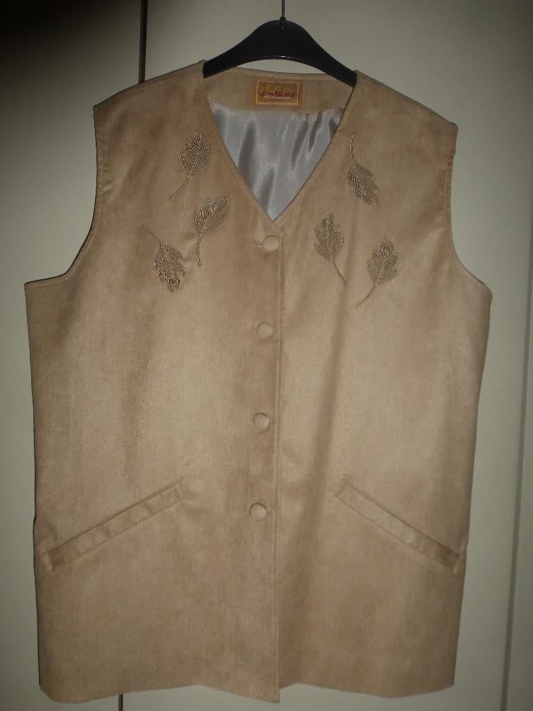 Mooi nieuw, mouwloos jack van perzikleer T50/52, Kleding | Dames, Bodywarmers, Ophalen of Verzenden, Nieuw, Maat 46/48 (XL) of groter