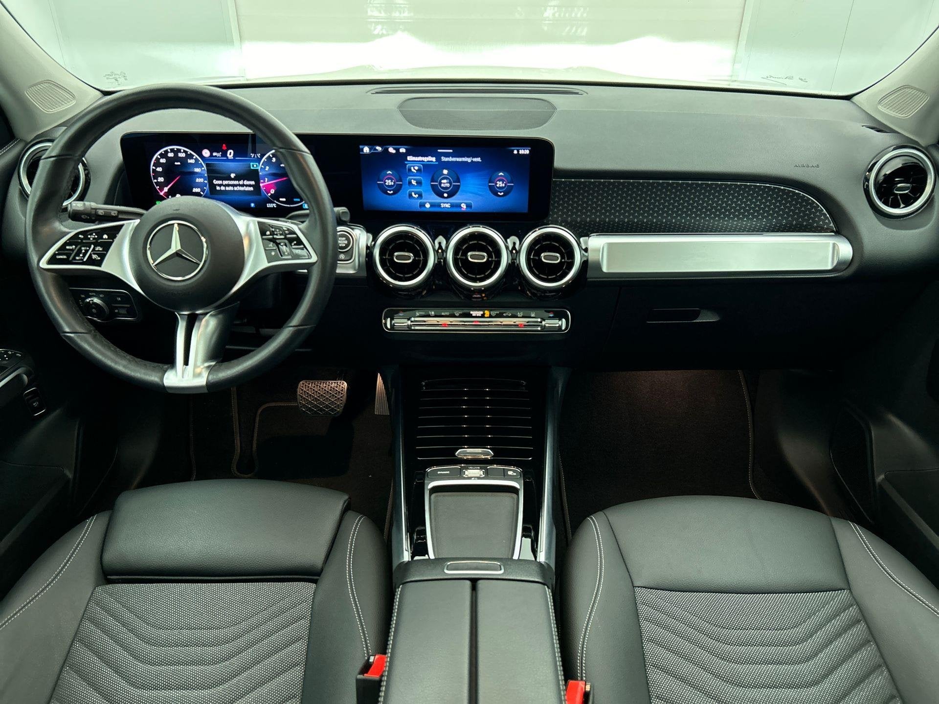 Mercedes-Benz GLB-Klasse 220 4MATIC Luxury Line | Panoramisc, Auto's, Mercedes-Benz, Automaat, 177 g/km, Stof, 4 cilinders