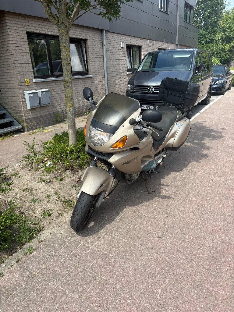 Honda deauville 650, Motoren, Motoren | Honda, 2 cilinders, Gebruikt, Particulier, Toermotor