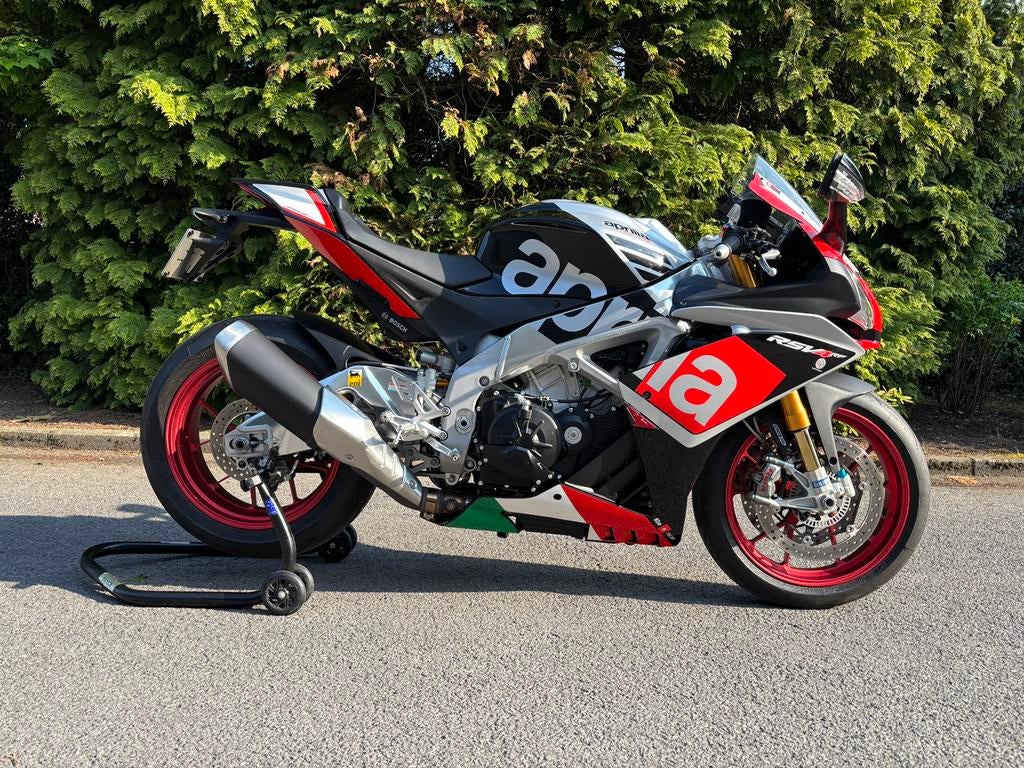 Aprilia RSV4 RF, Motoren, Occasion, 4 cilinders, Motorrijbewijs A, Bedrijf