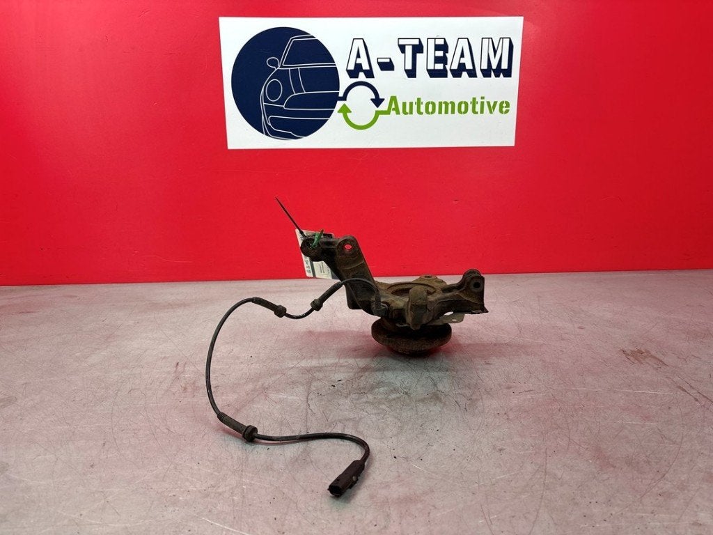FUSEE AVANT GAUCHE Renault Clio IV (5R) (01-2012/08-2021), Renault, Utilisé, Peter-Huppertz-Straße 5
51063  Köln, DE, Dialog.deutschland@renault.de