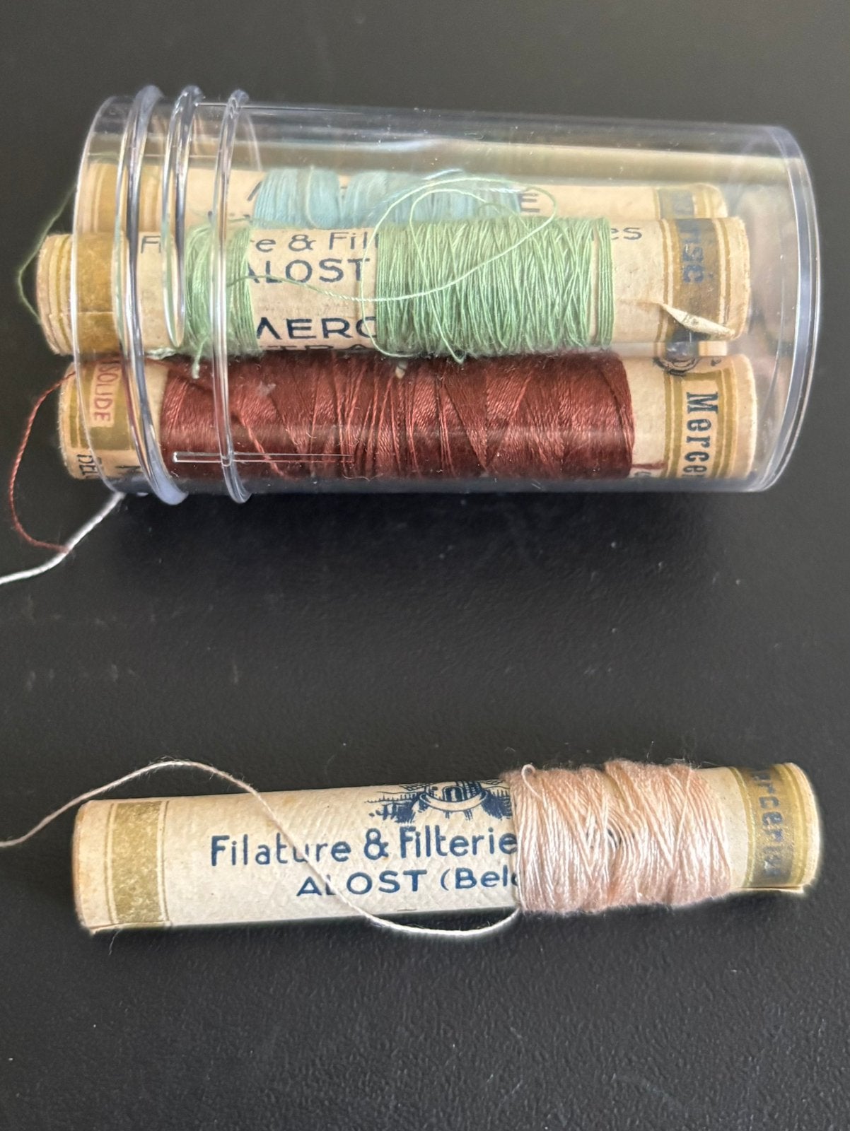 Restjes draad van FFR Aalst  Au Moulin, Antiquités & Art, Antiquités | Vêtements et Textile, Enlèvement ou Envoi