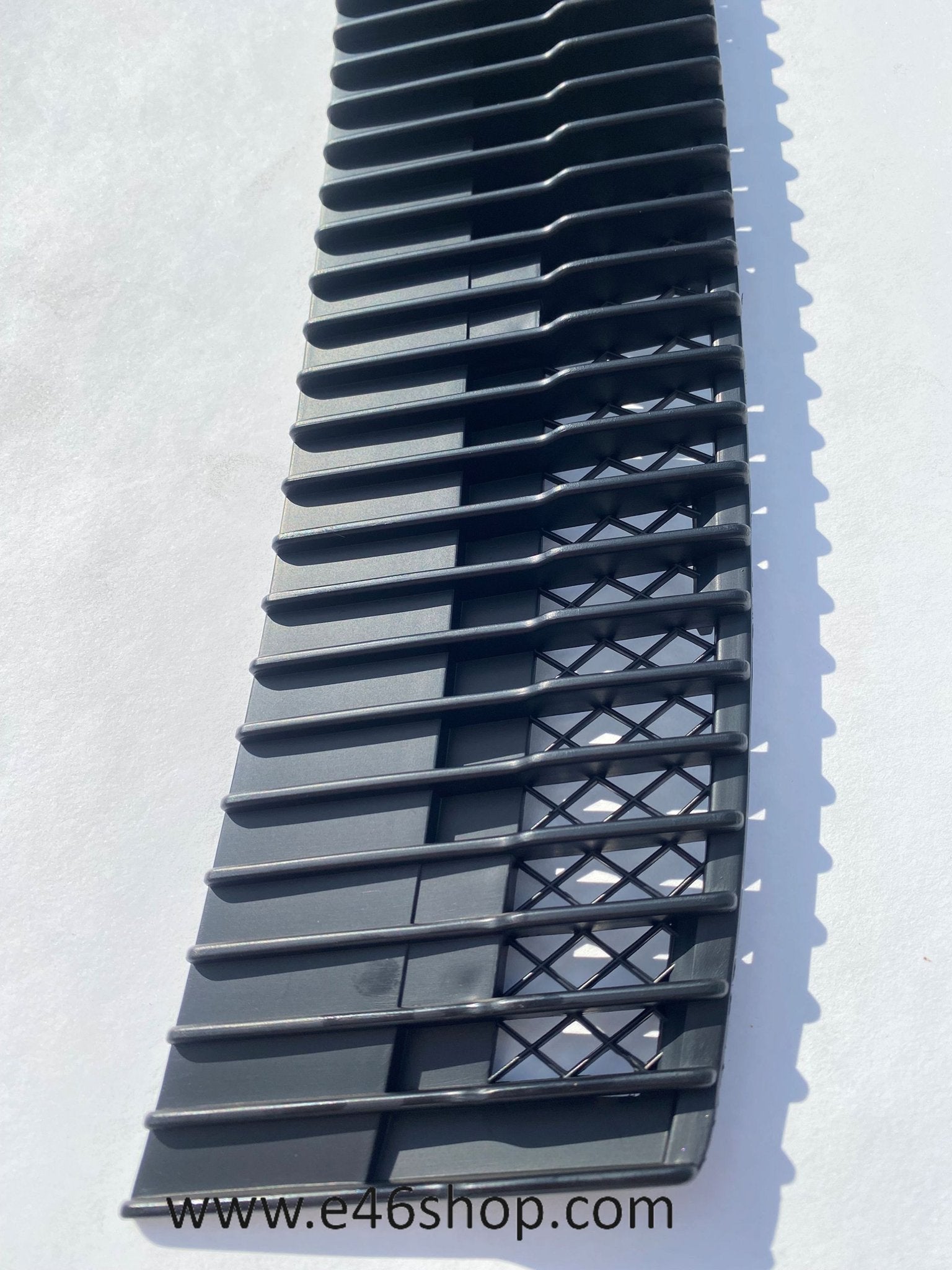 GRILL INLAAT RECHTS BMW E12 NIEUW ORG BMW 51131848126, Neuf, -, -, Enlèvement ou Envoi