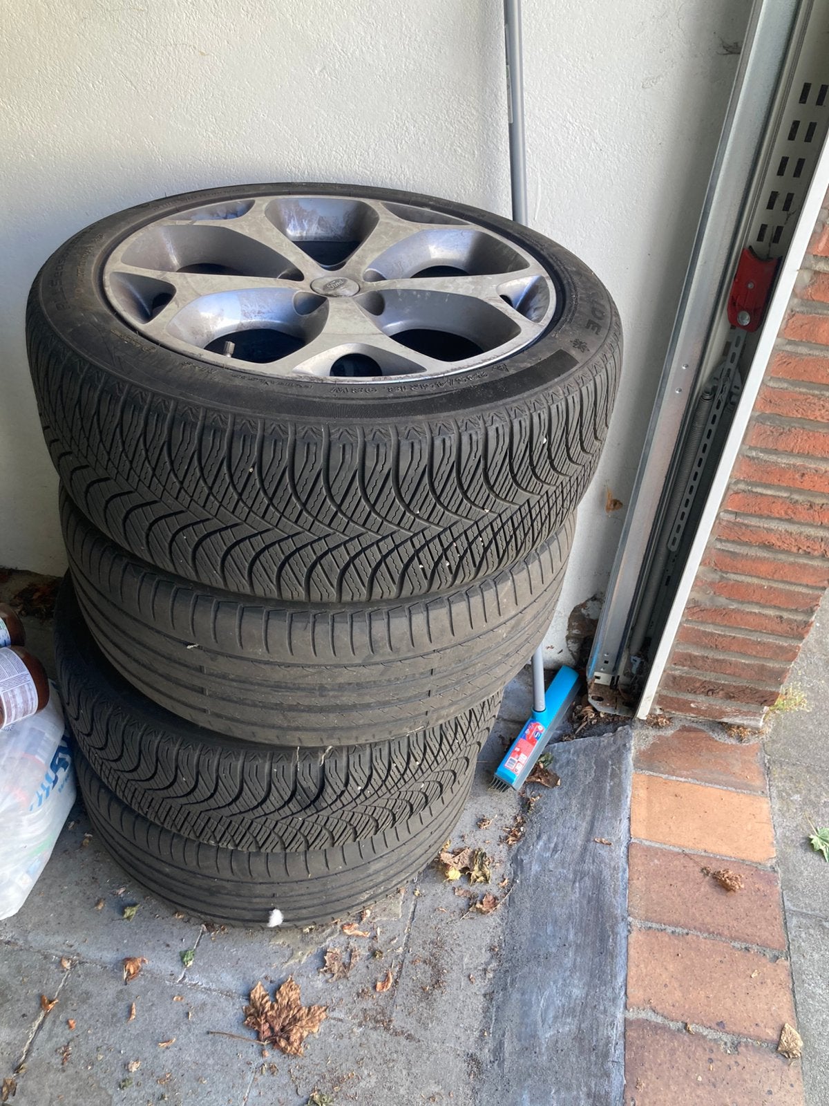Ford originel velgen met banden 235/45 R18, Autos : Pièces & Accessoires, Pneus & Jantes, 4 Saisons, Véhicule de tourisme, Enlèvement