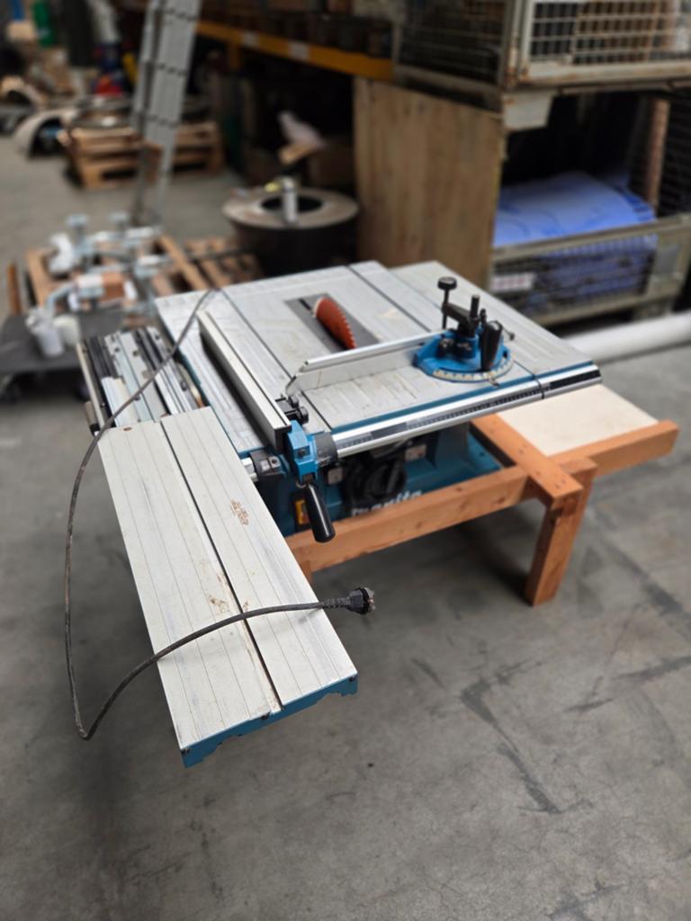 Zaagtafel Makita ML100/scie sur table Makita, Ophalen