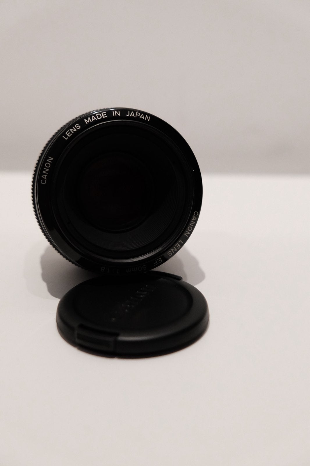 Objectif Canon EF 50 mm 1:1.8, Lentille standard, Comme neuf, 50 mm, Bouchons d'objectif