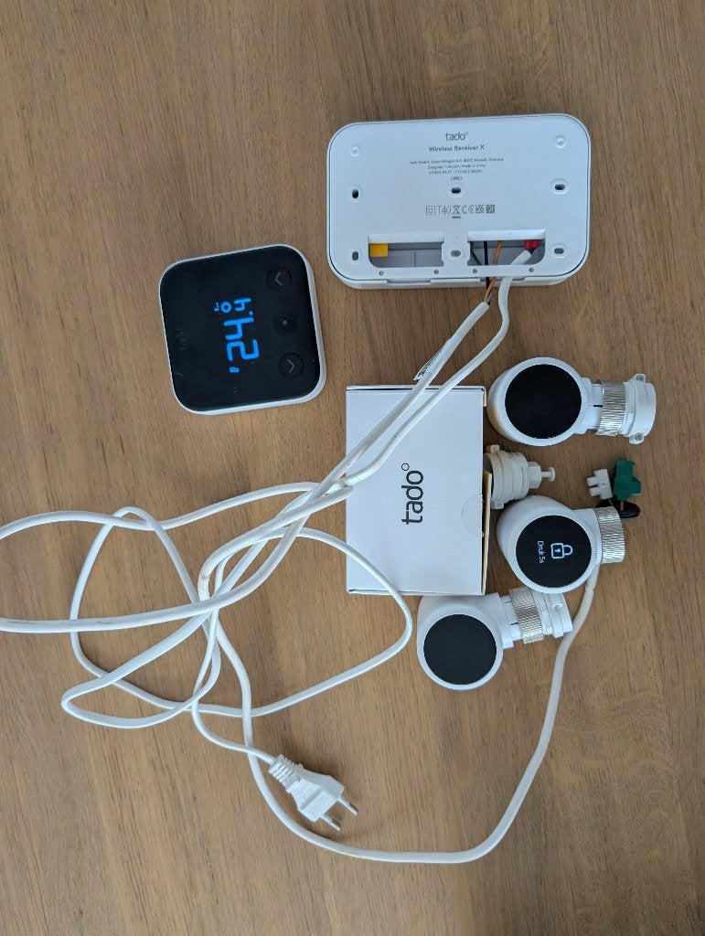 Tado X slimme radiatorknoppen, hub en temperatuursensor, Doe-het-zelf en Bouw, Thermostaten, Ophalen of Verzenden, Slimme thermostaat