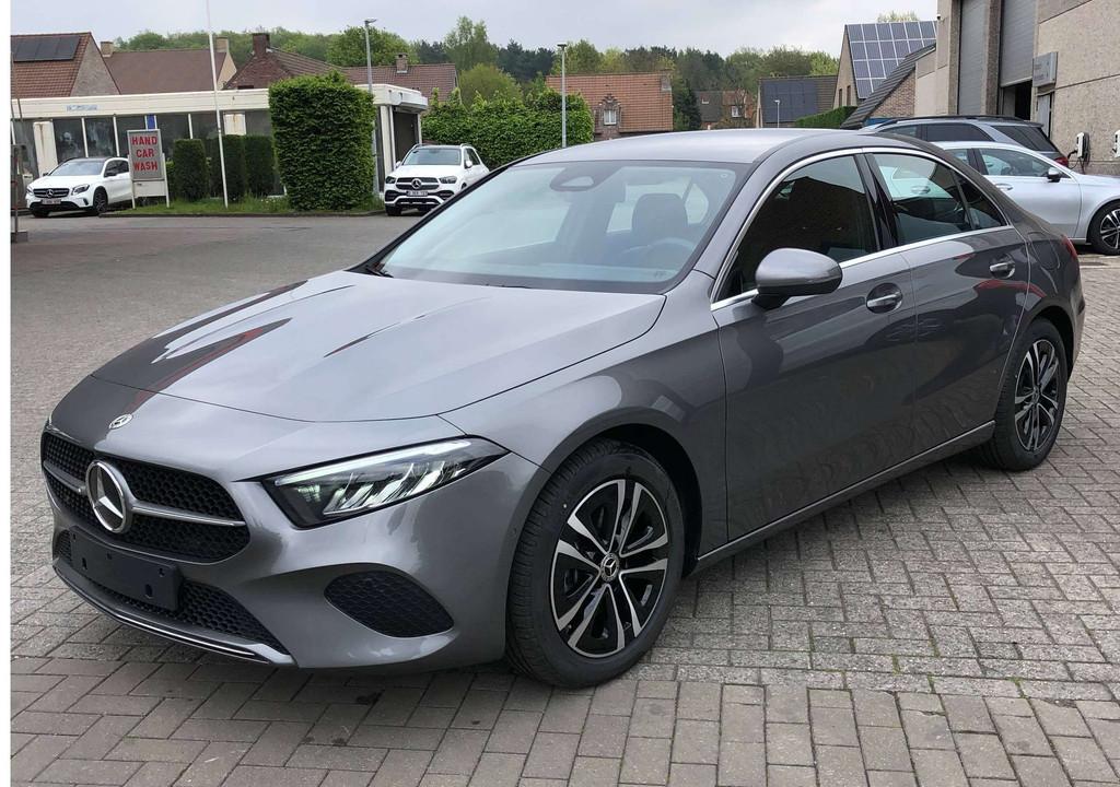 Mercedes-Benz A-Klasse 180 Sedan Benzine Winter Pack Achteru, Auto's, 4 deurs, Lichtsensor, Gebruikt, Zwart