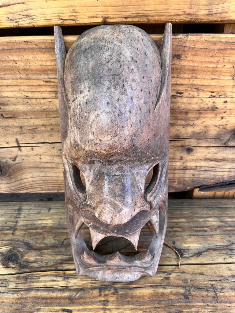 Vintage Hand-Carved Filipino Bakunawa Tribal Wood Mask, Antiquités & Art, Art | Art non-occidental, Enlèvement ou Envoi, Fait main