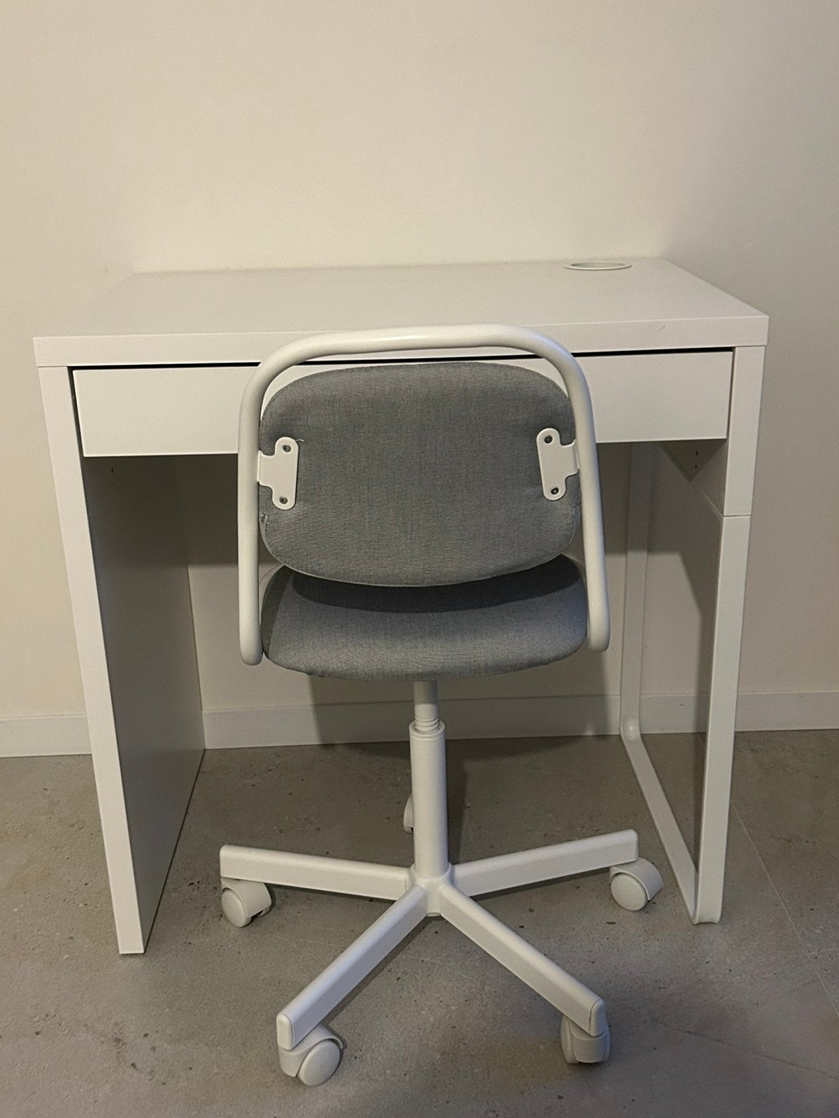 Bureau met bureaustoel, Huis en Inrichting, Ophalen, Gebruikt, Kinderbureau, IKEA