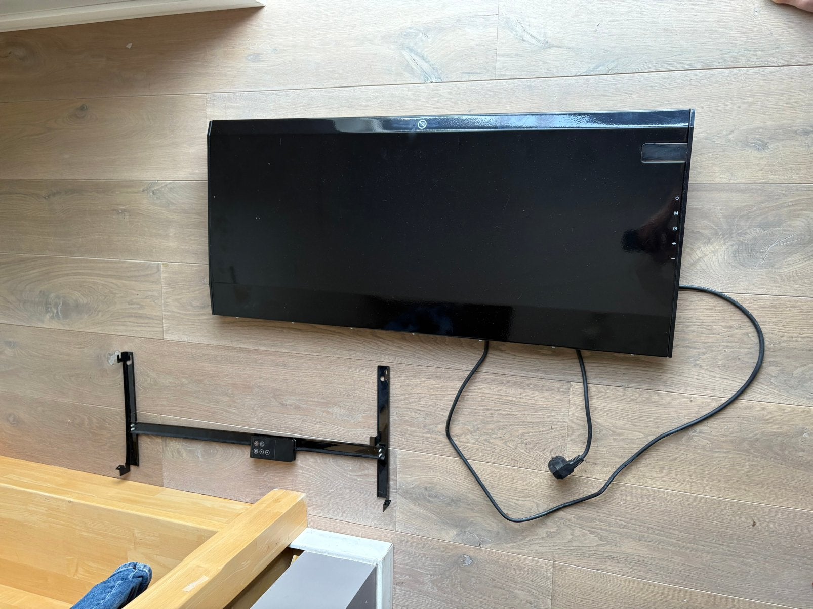 Electrische verwarming 1500w wandmodel, Ophalen, Zo goed als nieuw