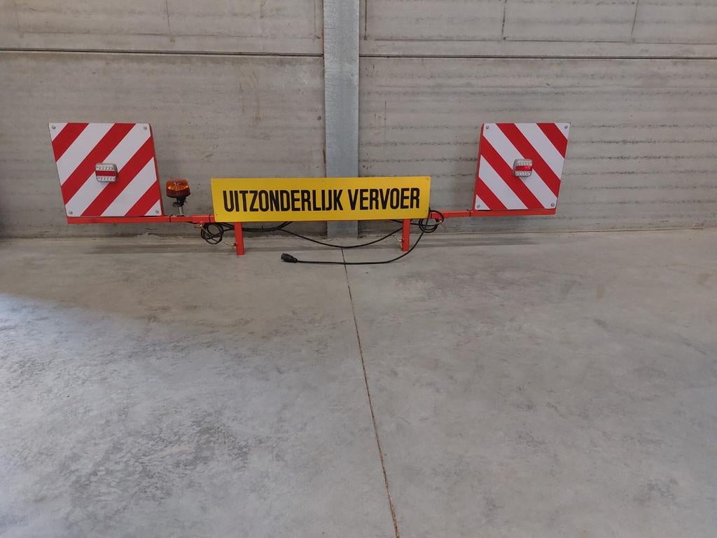 Verlichtingsbalk, Ophalen