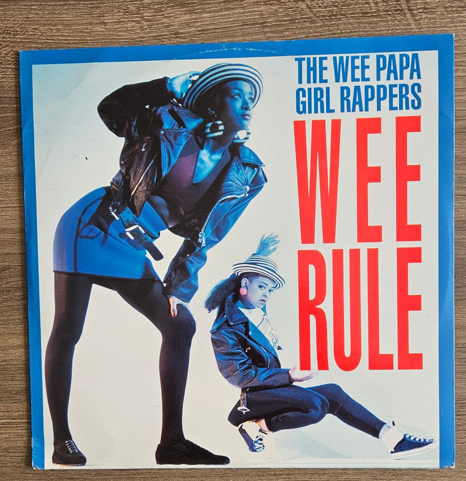 The wee pap Girls rappers - Wee rule, Ophalen