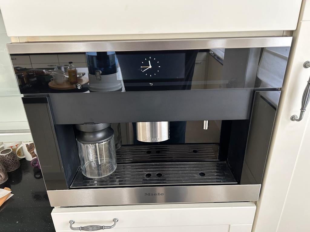 Miele CVA 6805 Koffiemachine CVA6805, Electroménager, Cafetières, Comme neuf, Café en grains, Cafetière, 2 à 4 tasses, Réservoir d'eau amovible
