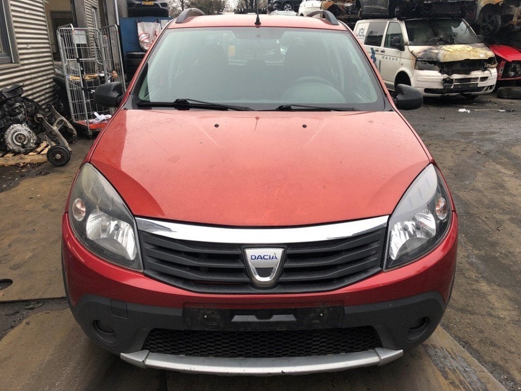 CALANDRE Dacia Sandero I (BS) (01-2008/06-2013), Dacia, Renault Deutschland AG, Utilisé, Peter-Huppertz-Straße 5
51063  Köln, DE