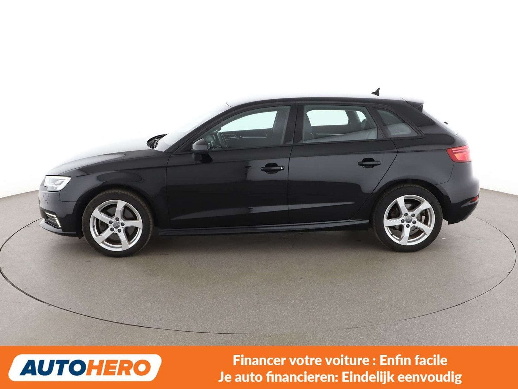 Audi A3 40 e-tron sport (bj 2020, automaat), Gebruikt, Zwart, Leder, 1395 cc