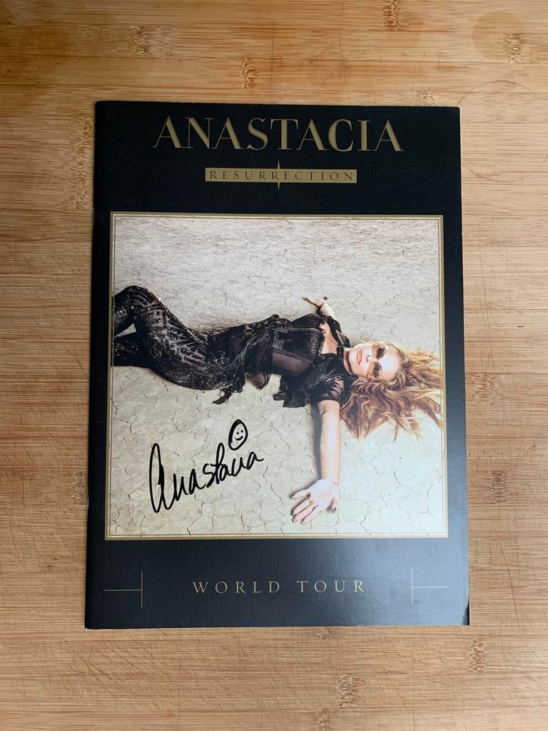 Anastacia - Resurrection fotoboek gesigneerd-, Boeken, Ophalen of Verzenden, Zo goed als nieuw