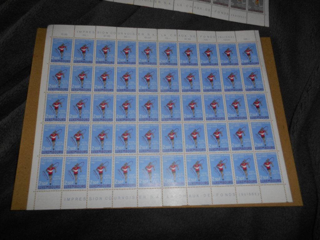 Planche de 40 Timbres Luxembourgeois 2fr50 de 1962 Ch du mon, Enlèvement ou Envoi