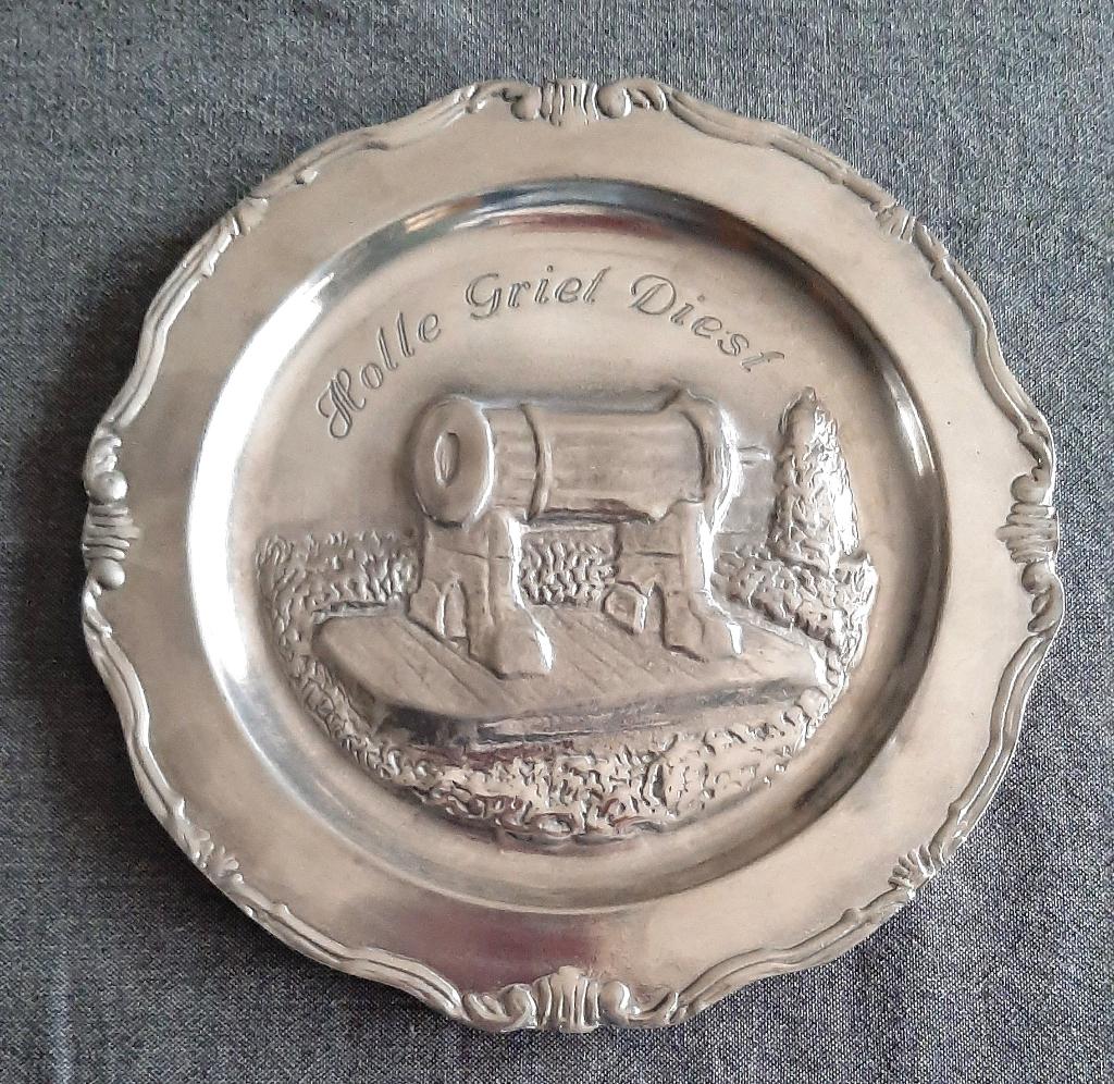Te koop: Mooi tinnen bord van Diest: "Holle Griet", Antiquités & Art, Curiosités & Brocante, Enlèvement